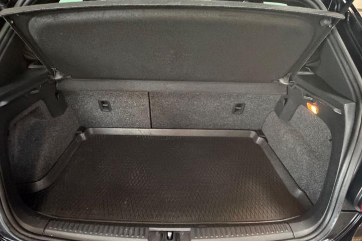 Sort VW Polo fra 2017