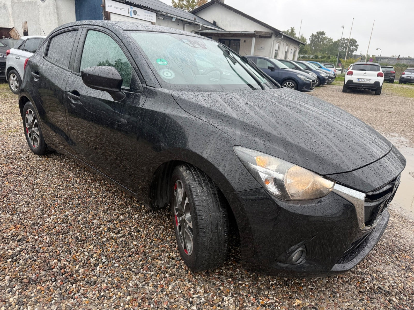 Sort Mazda 2 fra 2015