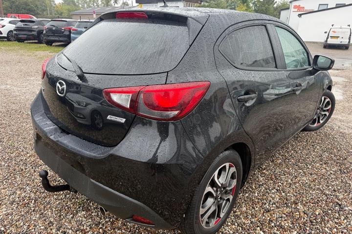Sort Mazda 2 fra 2015