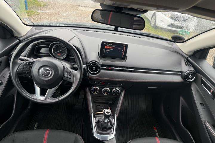 Sort Mazda 2 fra 2015