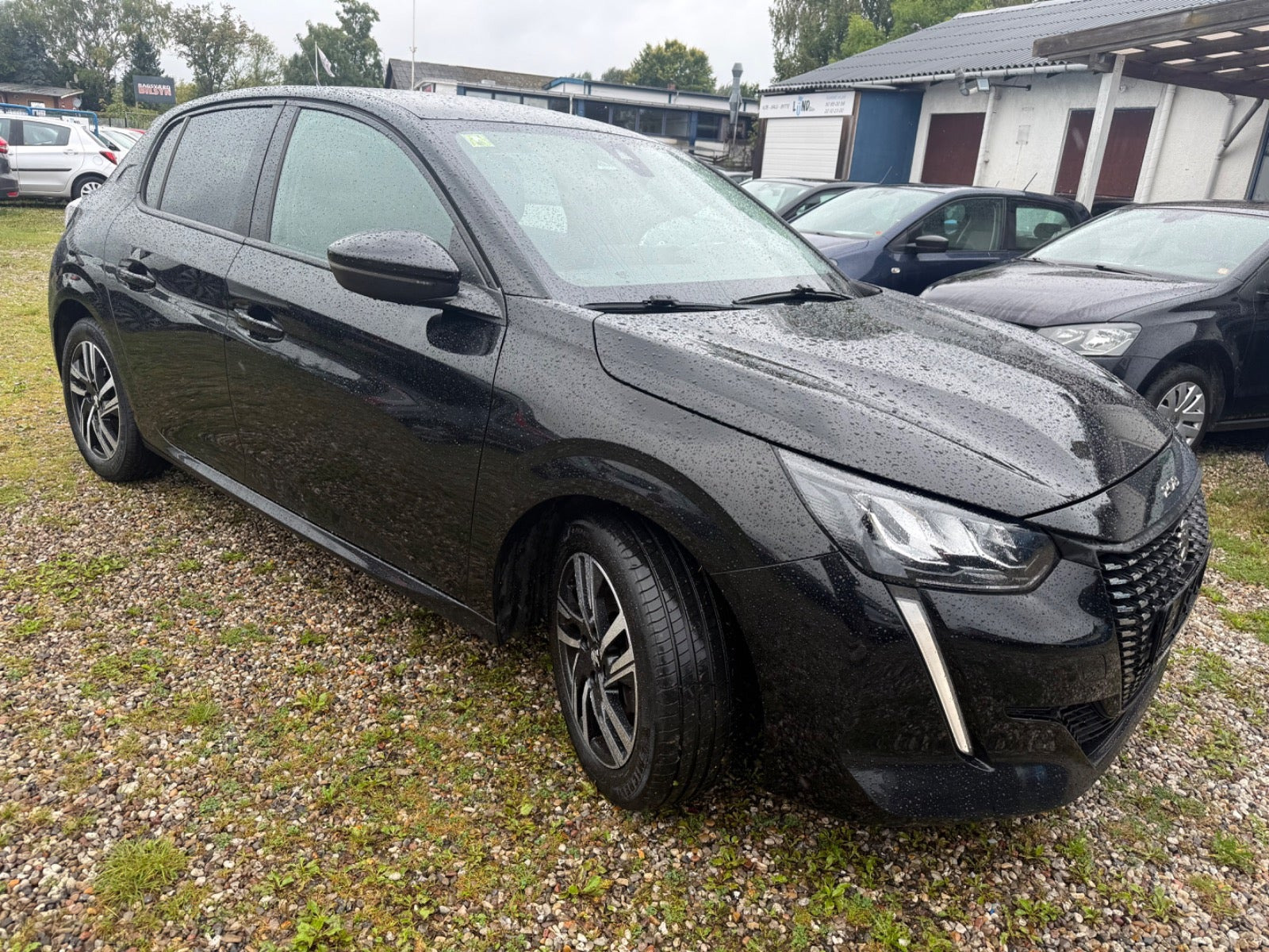 Sort Peugeot 208 fra 2020
