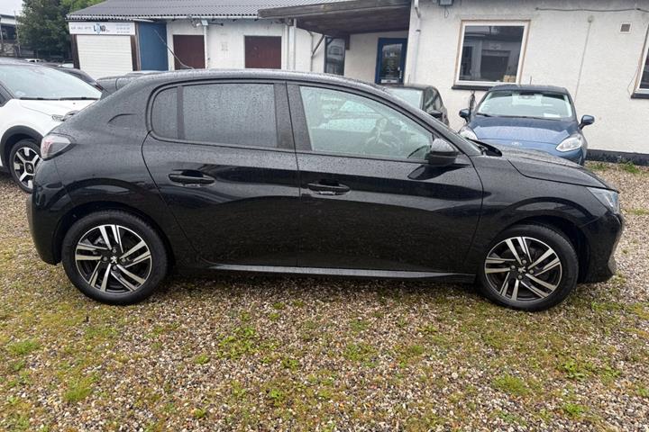 Sort Peugeot 208 fra 2020