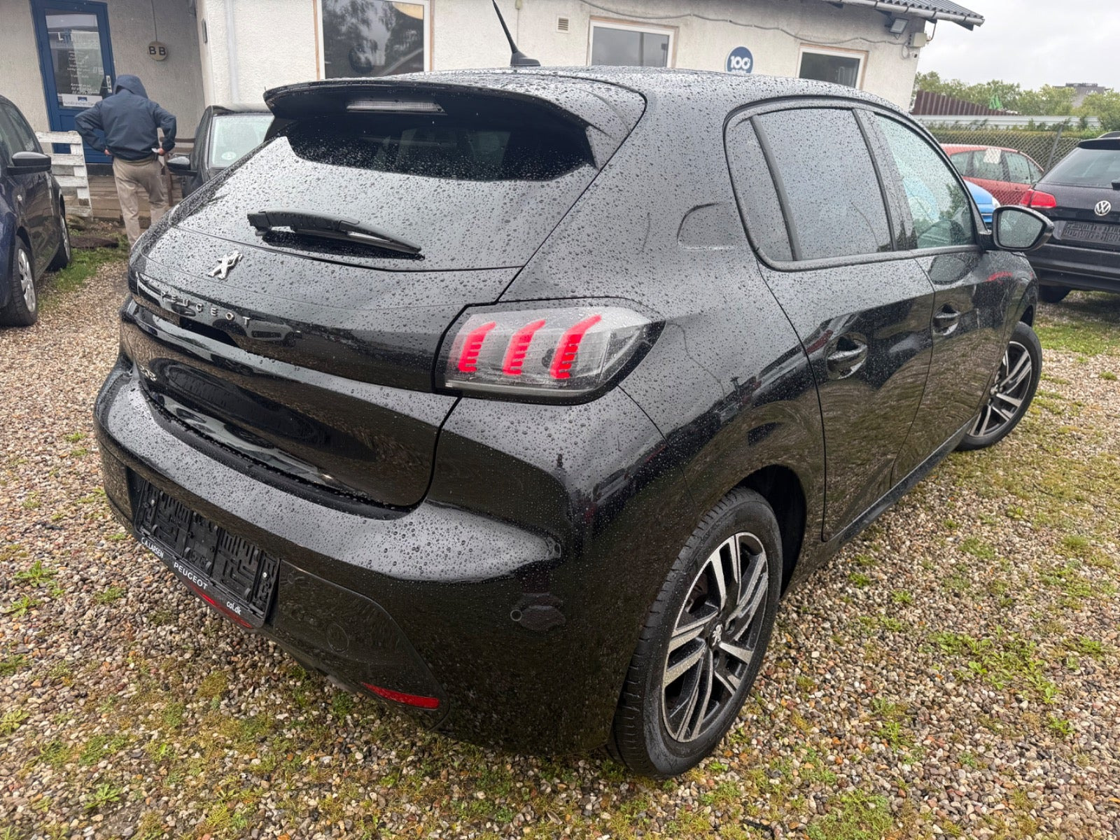 Sort Peugeot 208 fra 2020