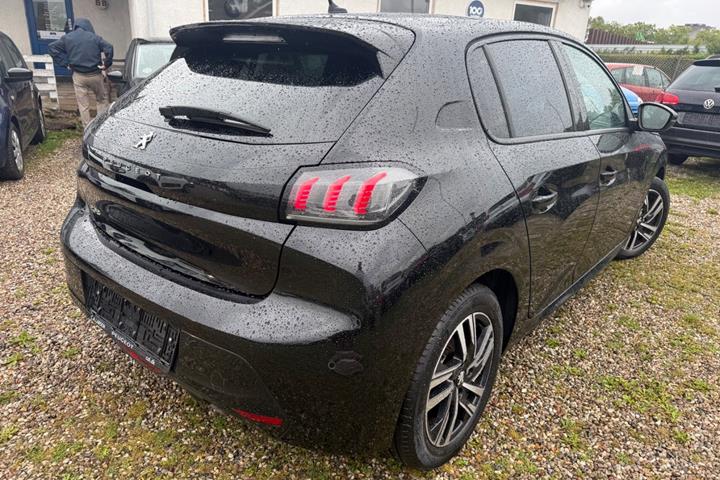 Sort Peugeot 208 fra 2020