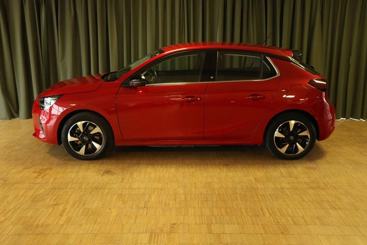 Rød Opel Corsa-e fra 2021