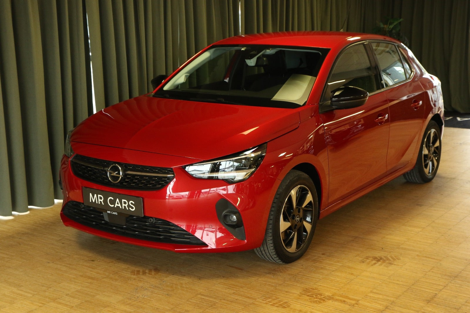 Rød Opel Corsa-e fra 2021