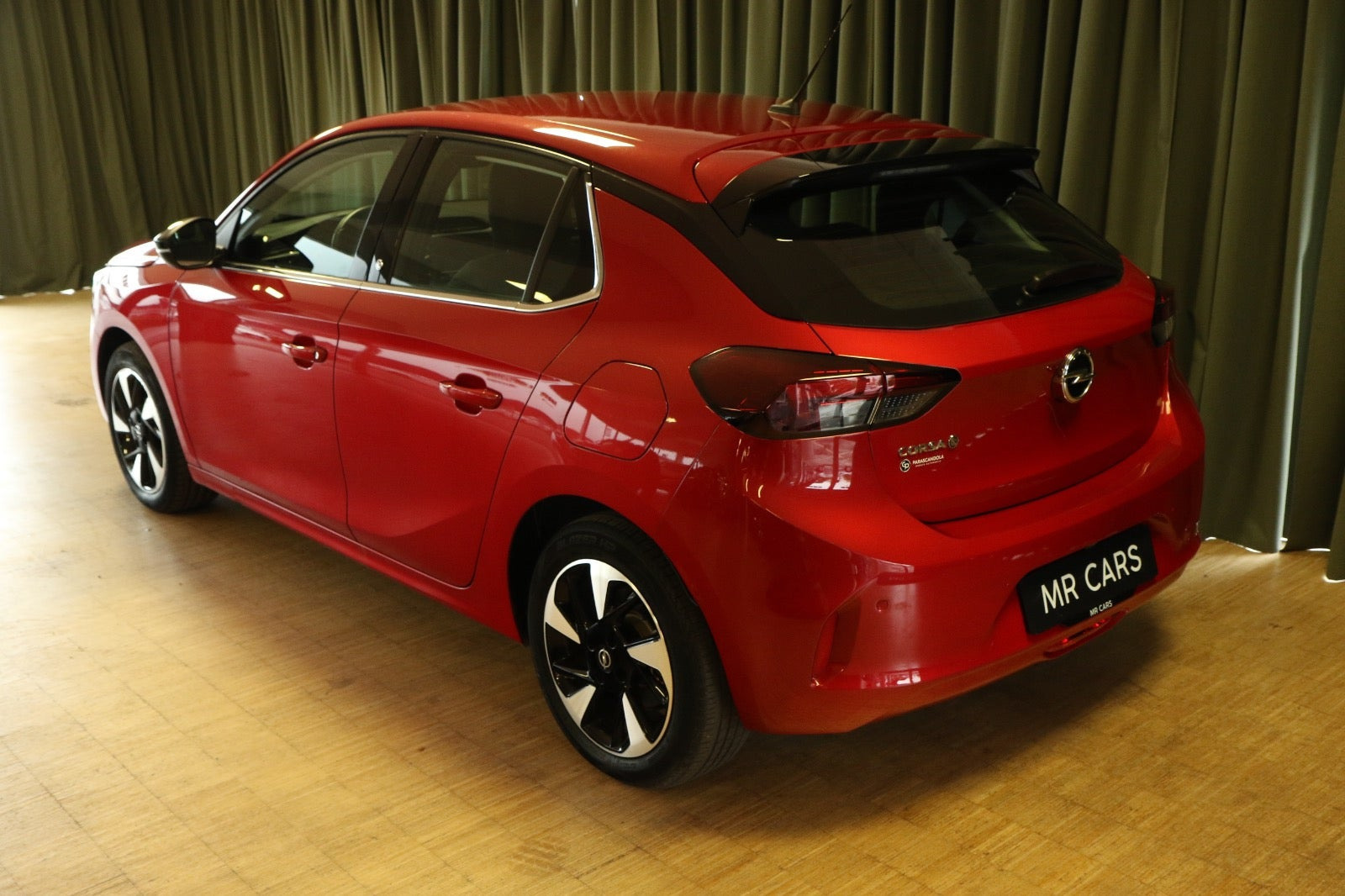 Rød Opel Corsa-e fra 2021