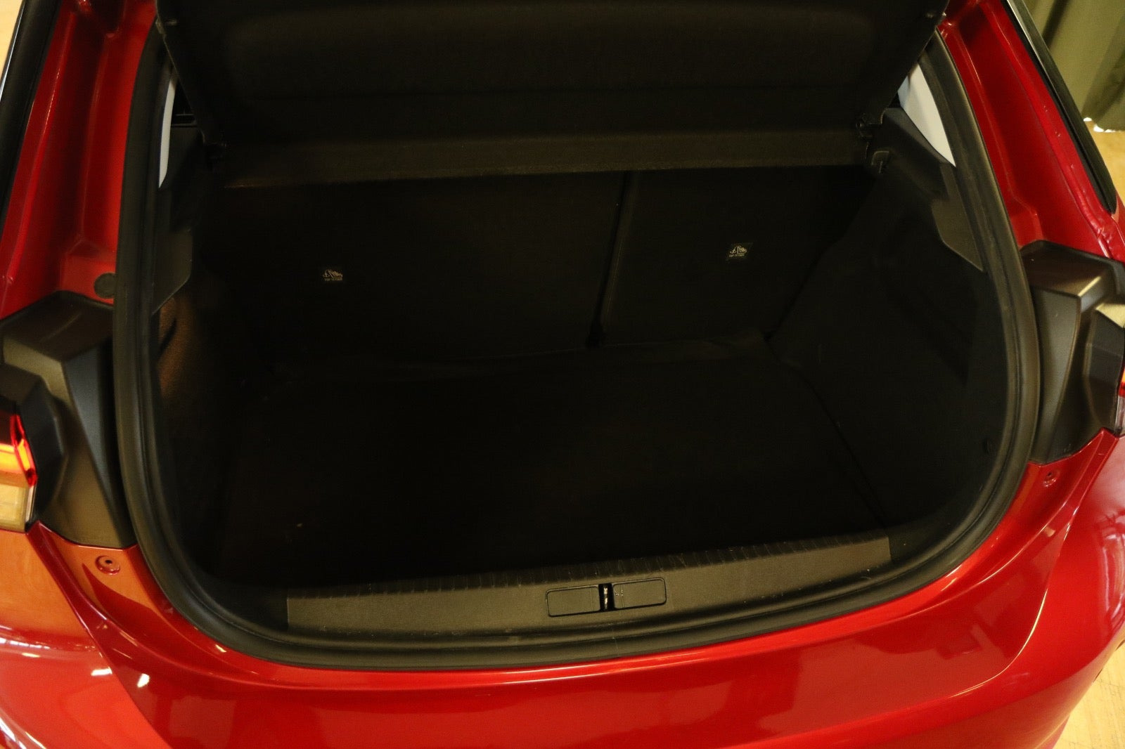 Rød Opel Corsa-e fra 2021
