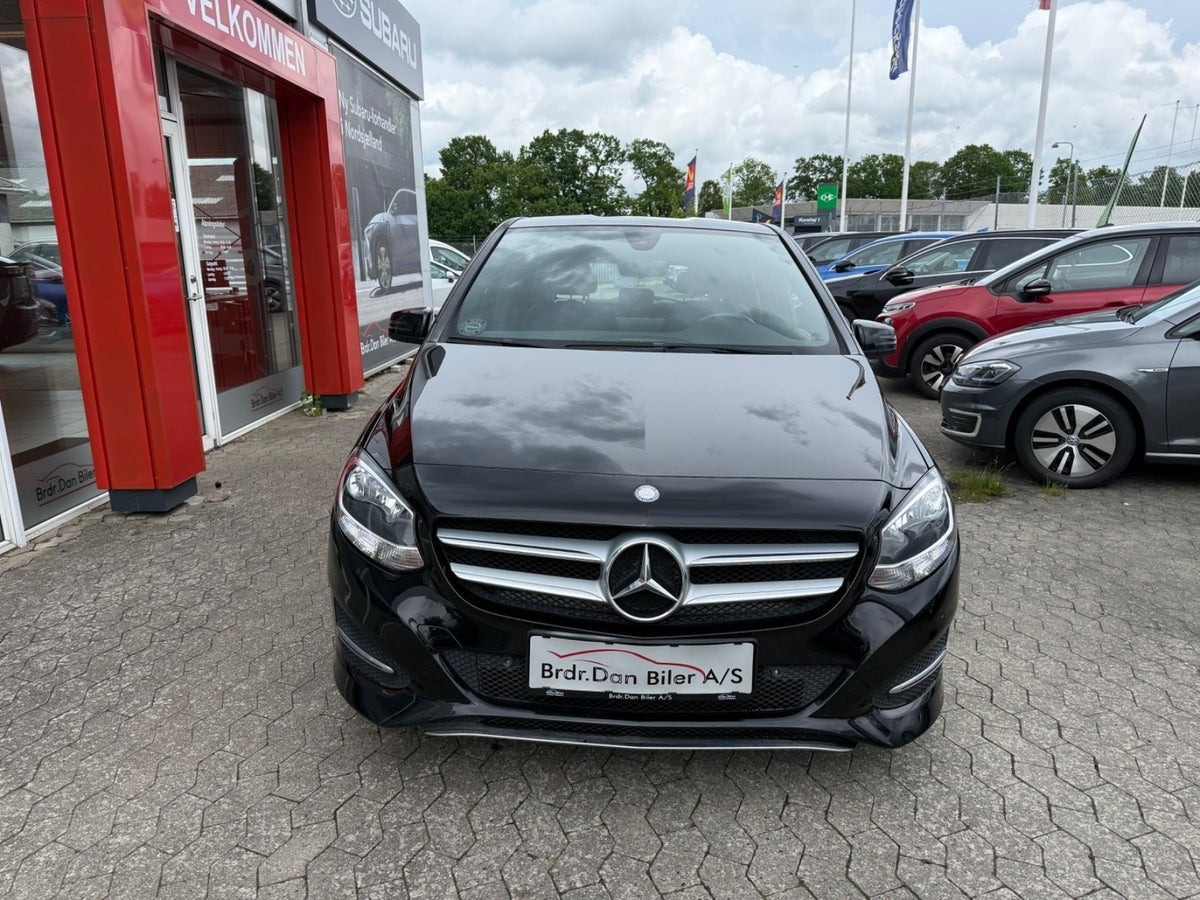 Sort Mercedes B180 d fra 2016