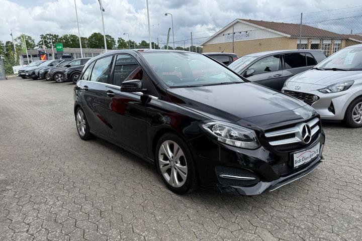 Sort Mercedes B180 d fra 2016