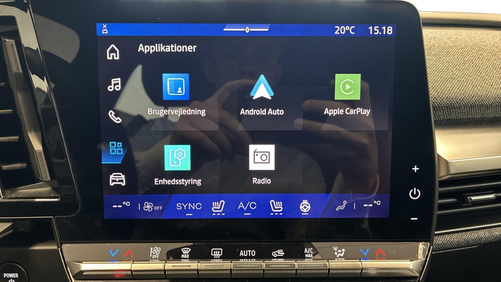 Rød Renault Scenic E-Tech fra 2024