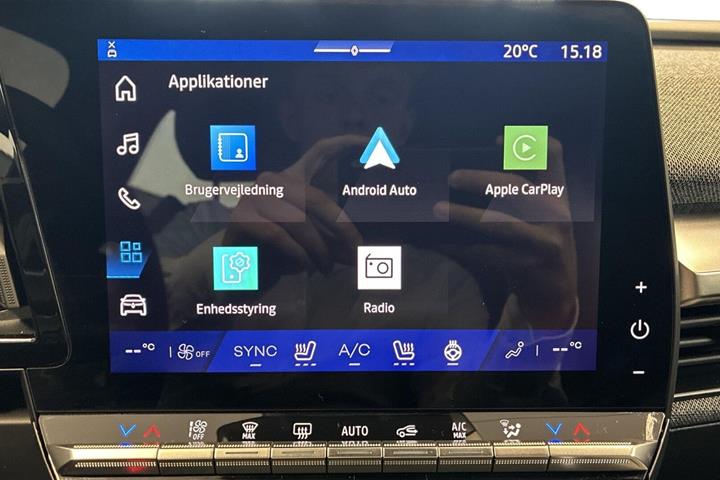 Rød Renault Scenic E-Tech fra 2024