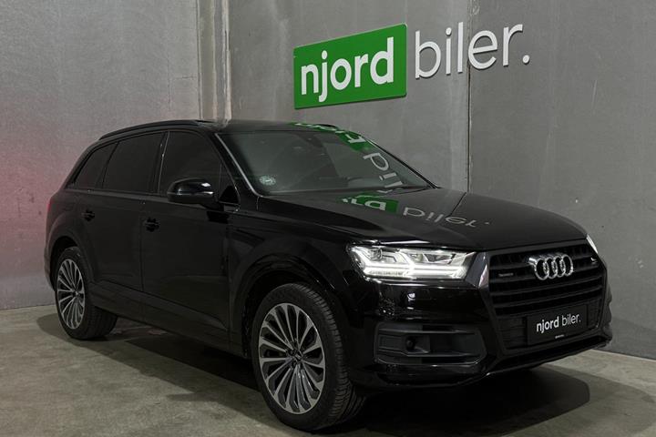 Sort Audi Q7 fra 2018 set udefra