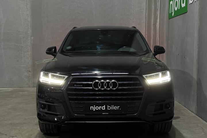 Sort Audi Q7 fra 2018