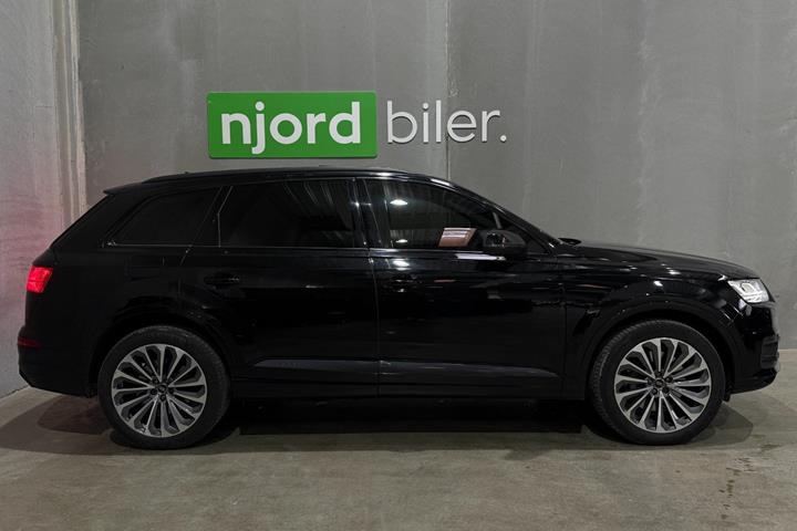 Sort Audi Q7 fra 2018