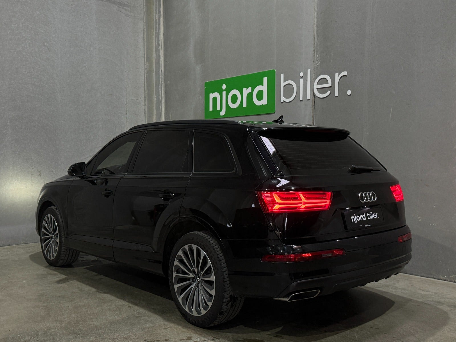 Sort Audi Q7 fra 2018