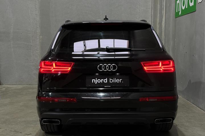 Sort Audi Q7 fra 2018