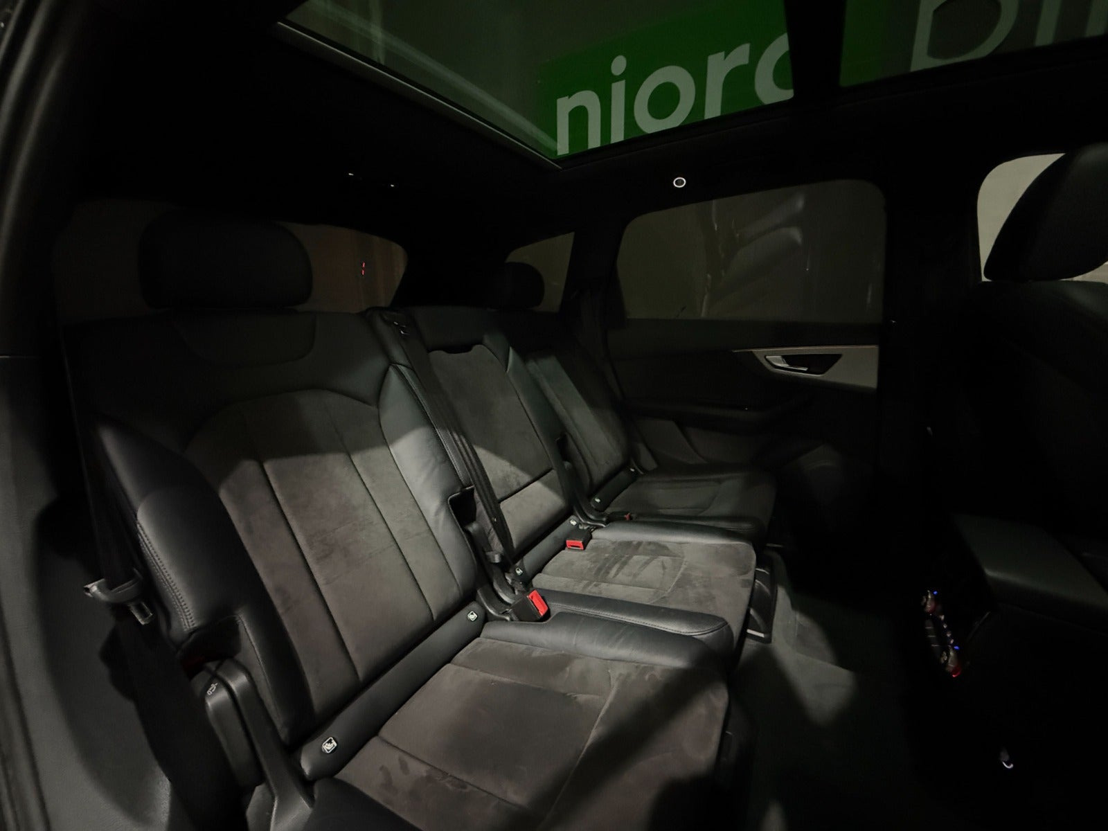 Sort Audi Q7 fra 2018
