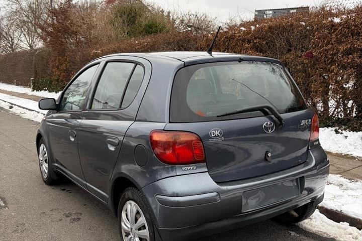 undefined Toyota Yaris fra 2004