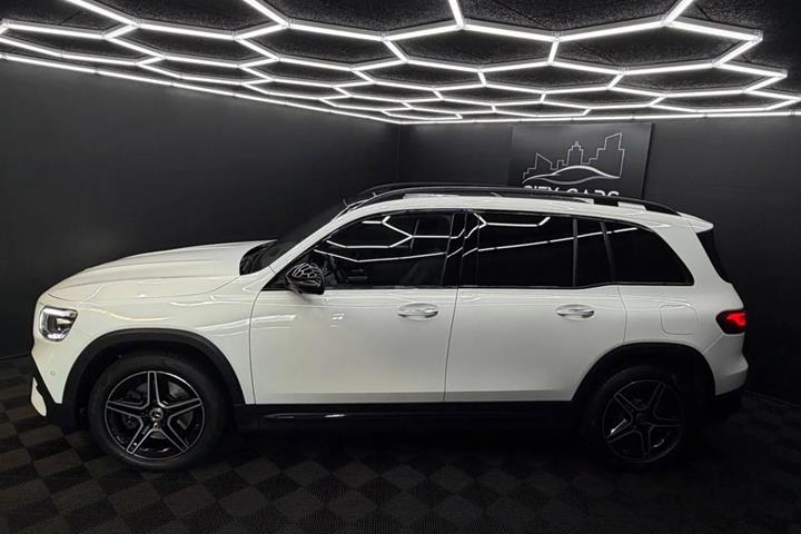 Hvid Mercedes GLB250 fra 2020
