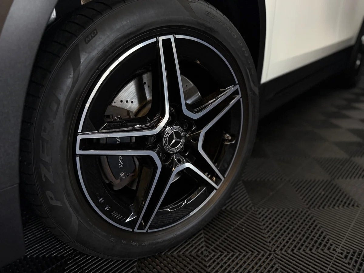Hvid Mercedes GLB250 fra 2020
