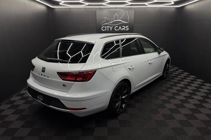 Grå Seat Leon fra 2020