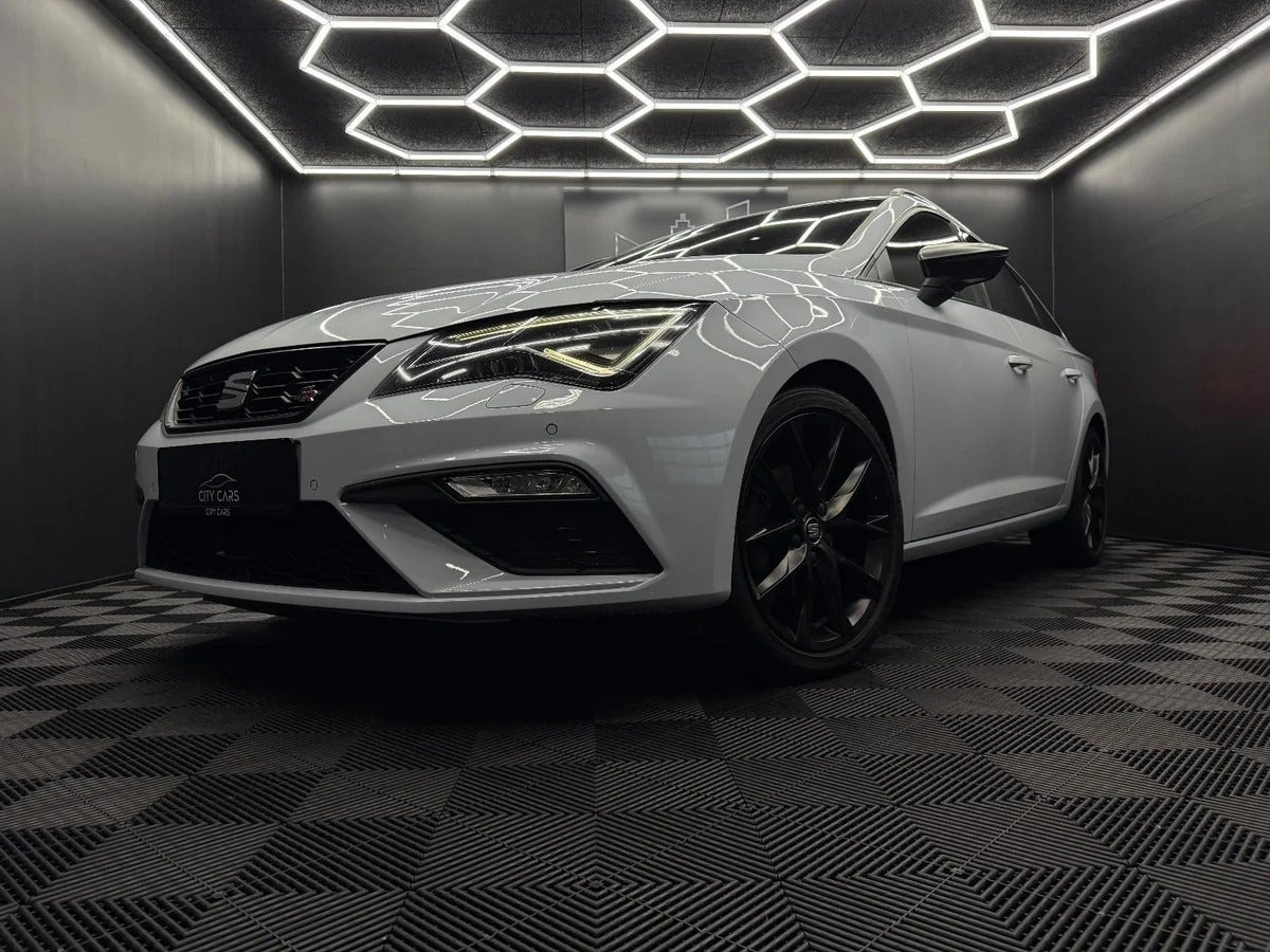 Grå Seat Leon fra 2020
