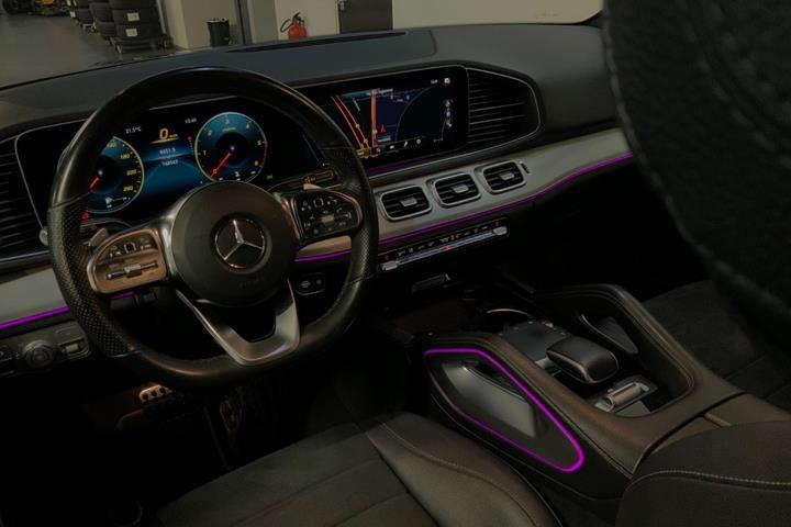 Grå Mercedes GLE400 d fra 2023