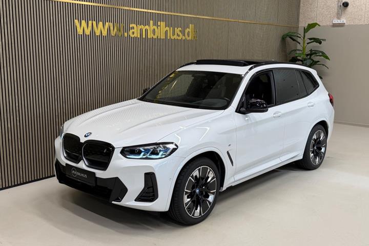 Hvid BMW iX3 fra 2024