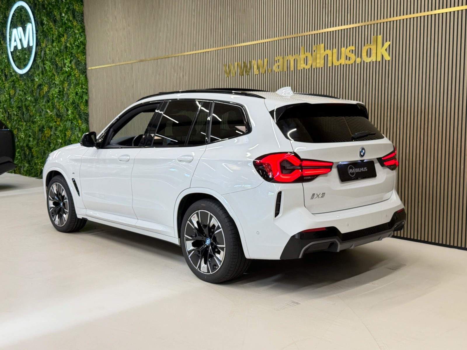 Hvid BMW iX3 fra 2024