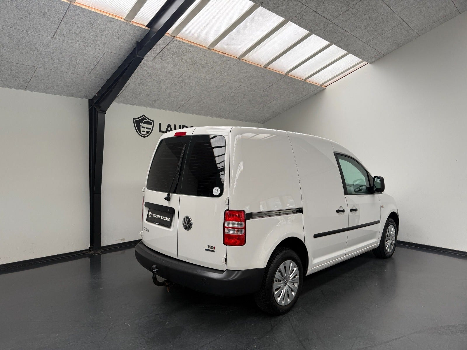 Hvid VW Caddy fra 2012