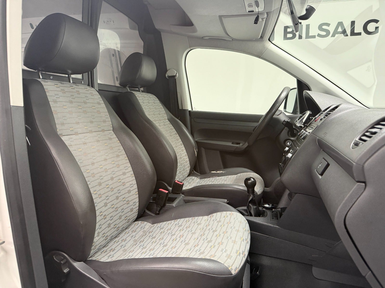 Hvid VW Caddy fra 2012
