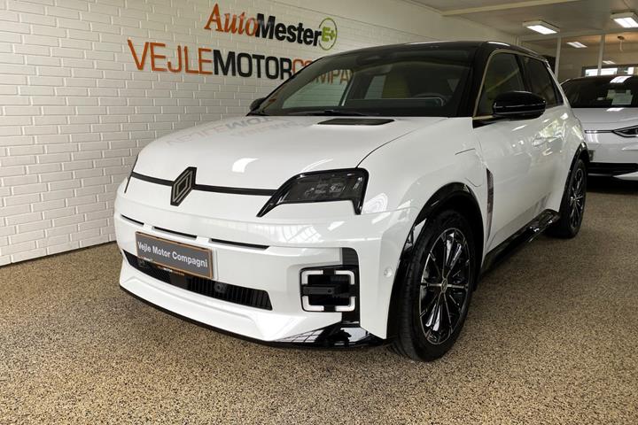Hvid Renault 5 E-Tech fra 2025