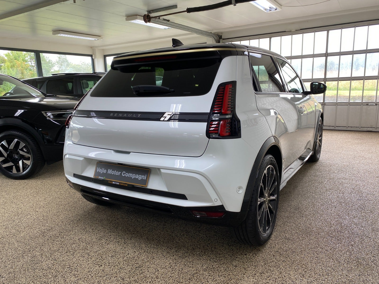 Hvid Renault 5 E-Tech fra 2025