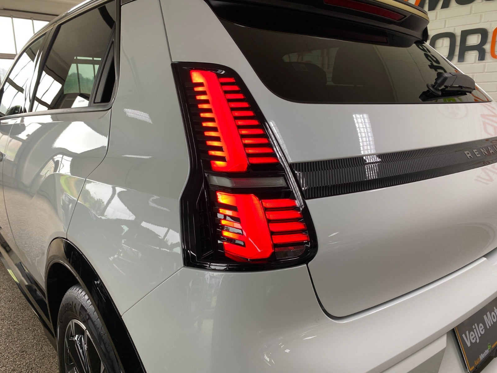 Hvid Renault 5 E-Tech fra 2025