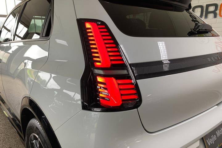 Hvid Renault 5 E-Tech fra 2025