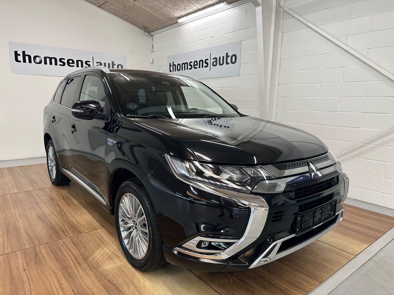 Mitsubishi Outlander 2,4 PHEV Intense CVT 4WD