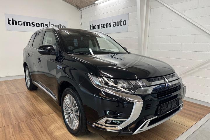 Sort Mitsubishi Outlander fra 2020