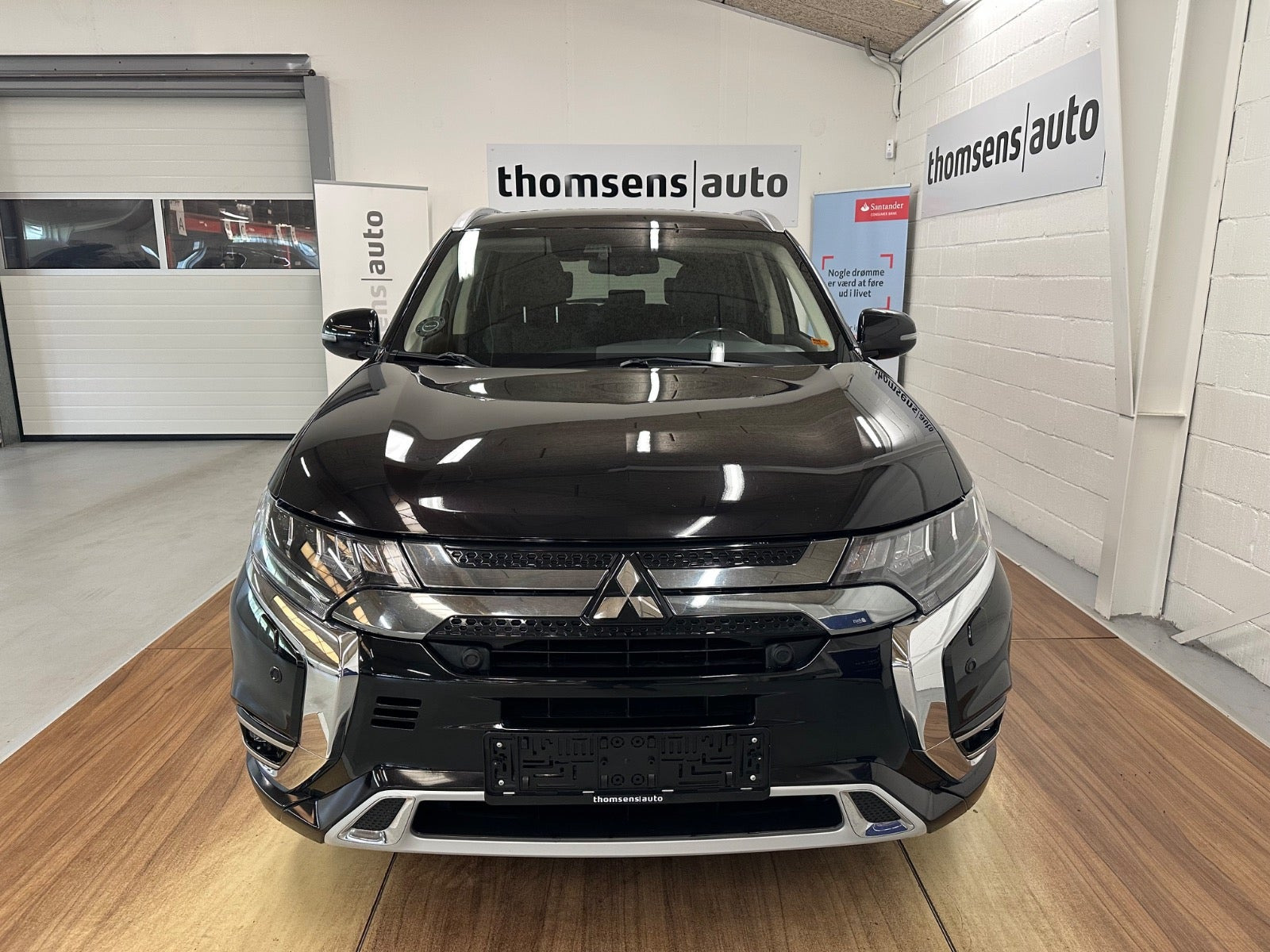 Sort Mitsubishi Outlander fra 2020