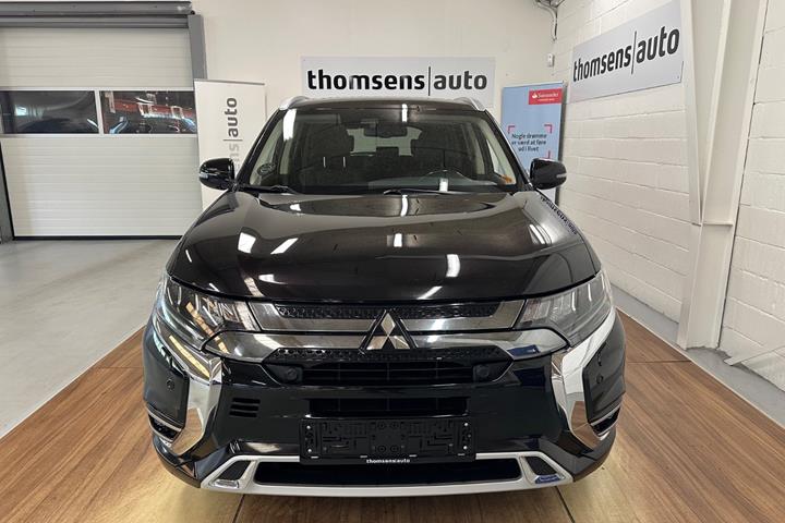 Sort Mitsubishi Outlander fra 2020