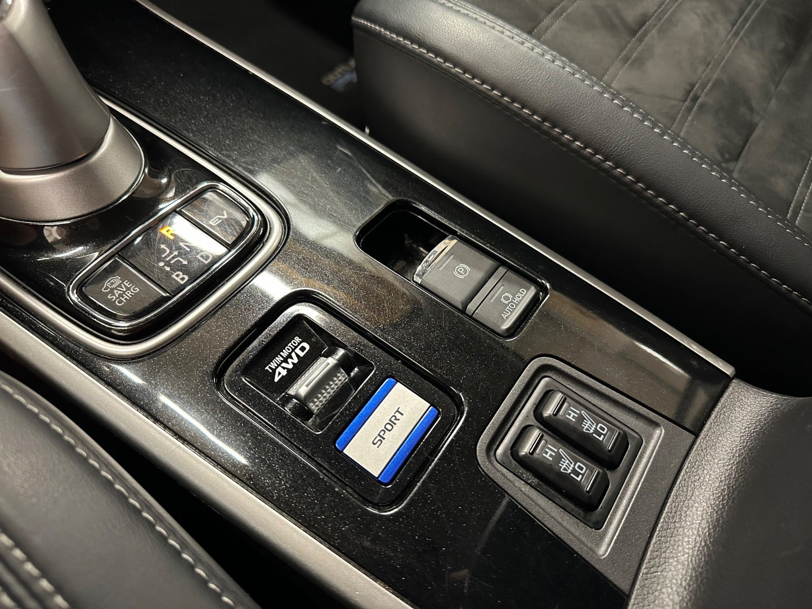 Sort Mitsubishi Outlander fra 2020