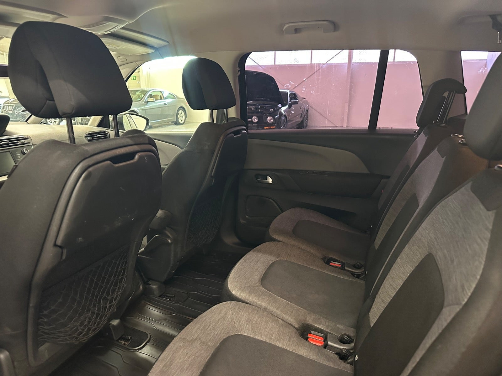 Grå Citroën Grand C4 Picasso fra 2016