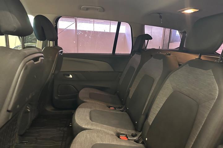 Grå Citroën Grand C4 Picasso fra 2016
