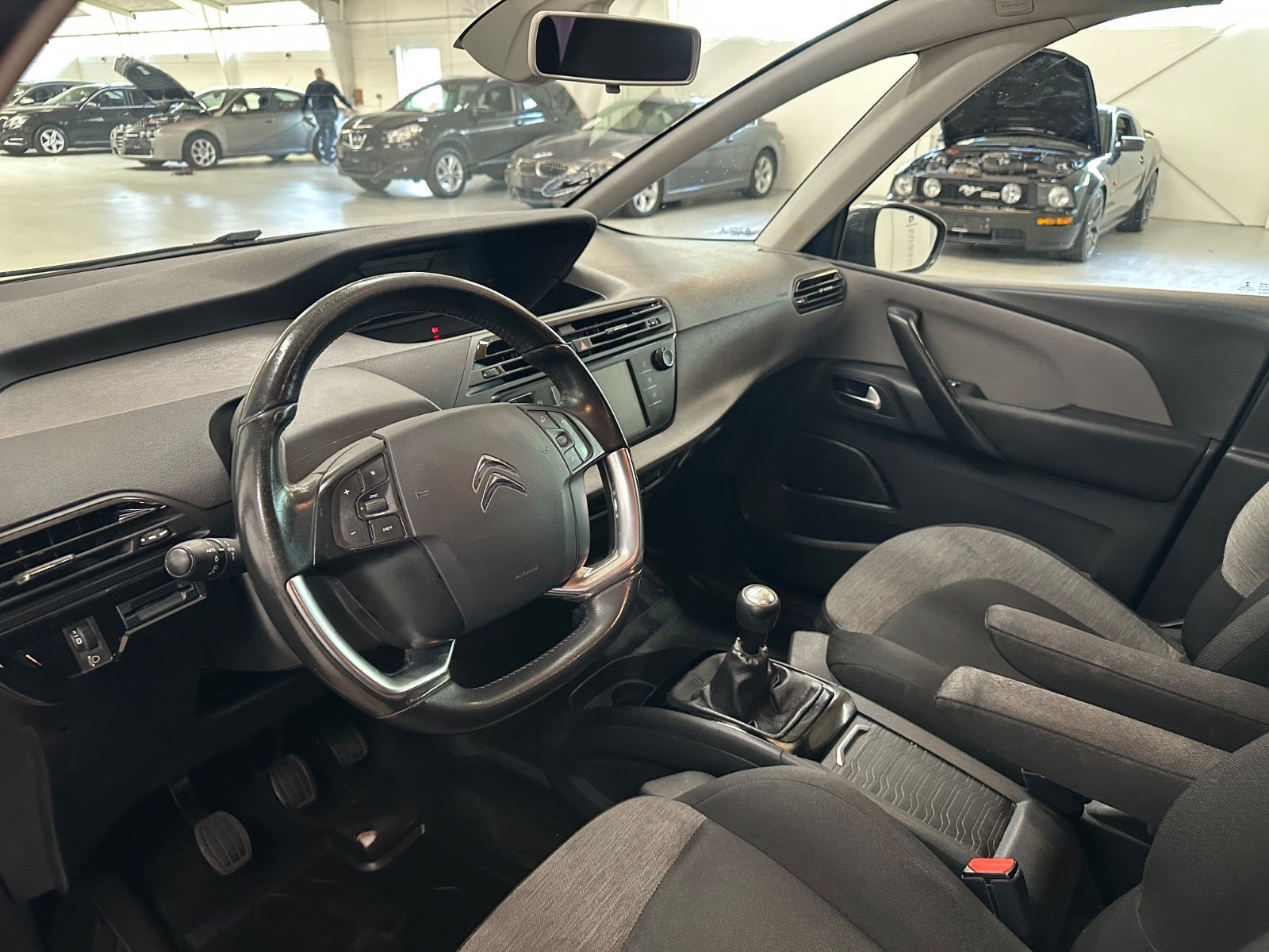 Grå Citroën Grand C4 Picasso fra 2016