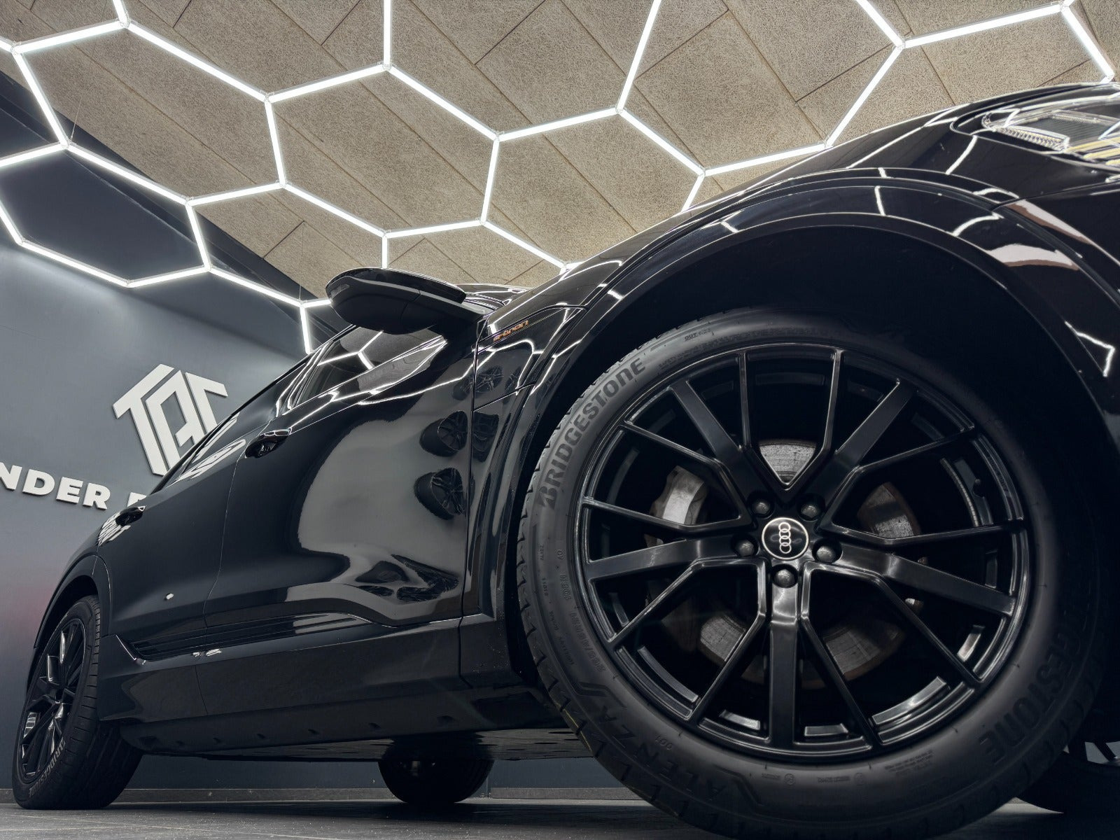 Sort Audi e-tron fra 2022