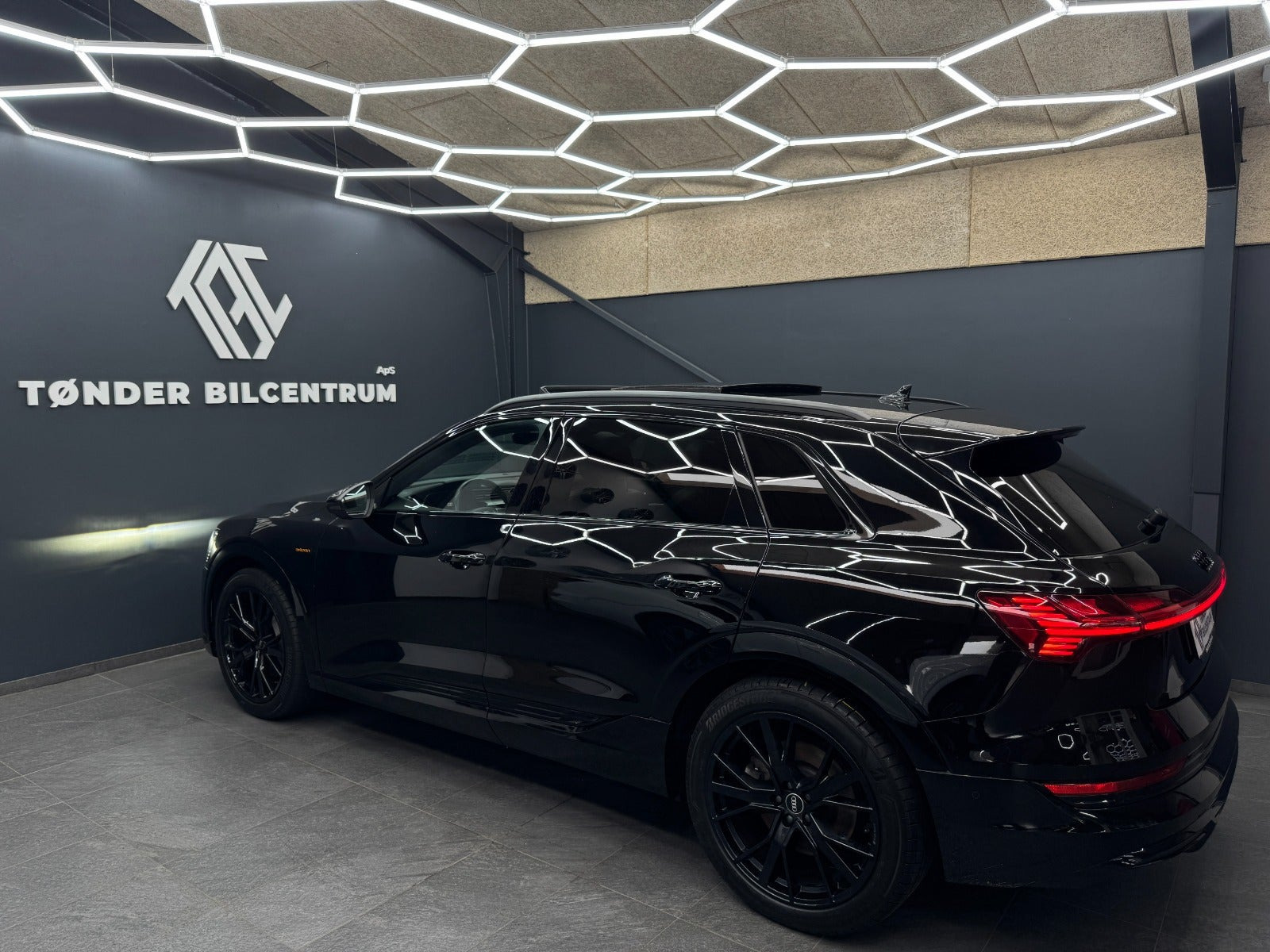 Sort Audi e-tron fra 2022