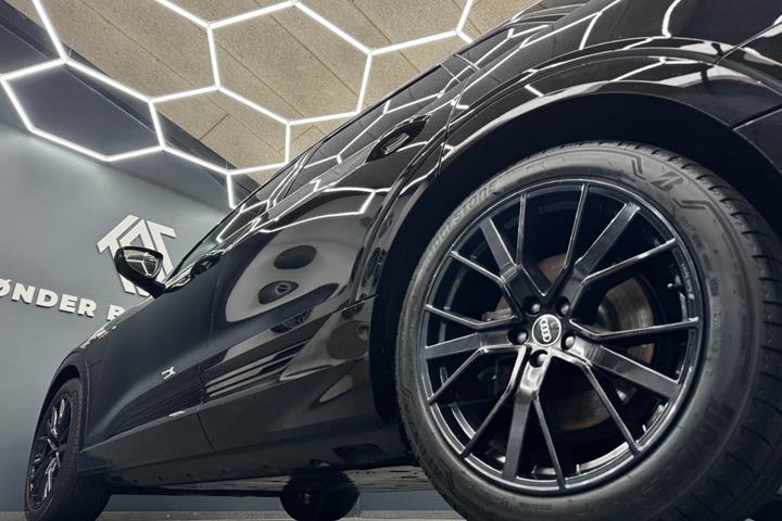 Sort Audi e-tron fra 2022