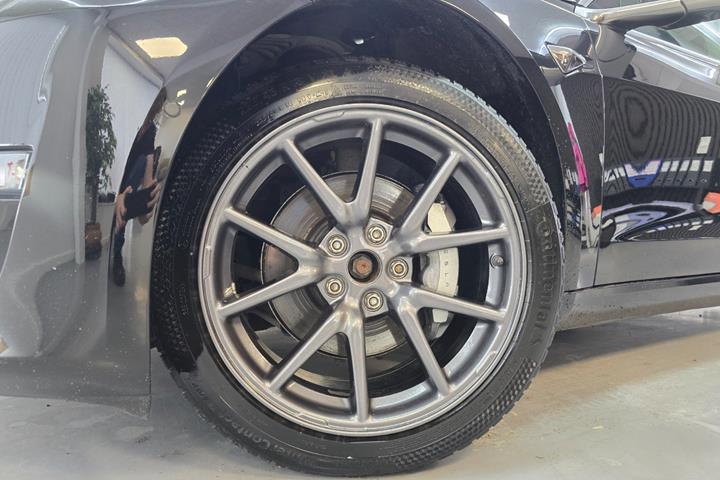 Sort Tesla Model 3 fra 2019