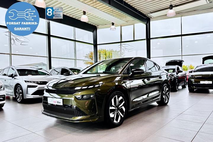 Grøn Skoda Enyaq fra 2026 set udefra