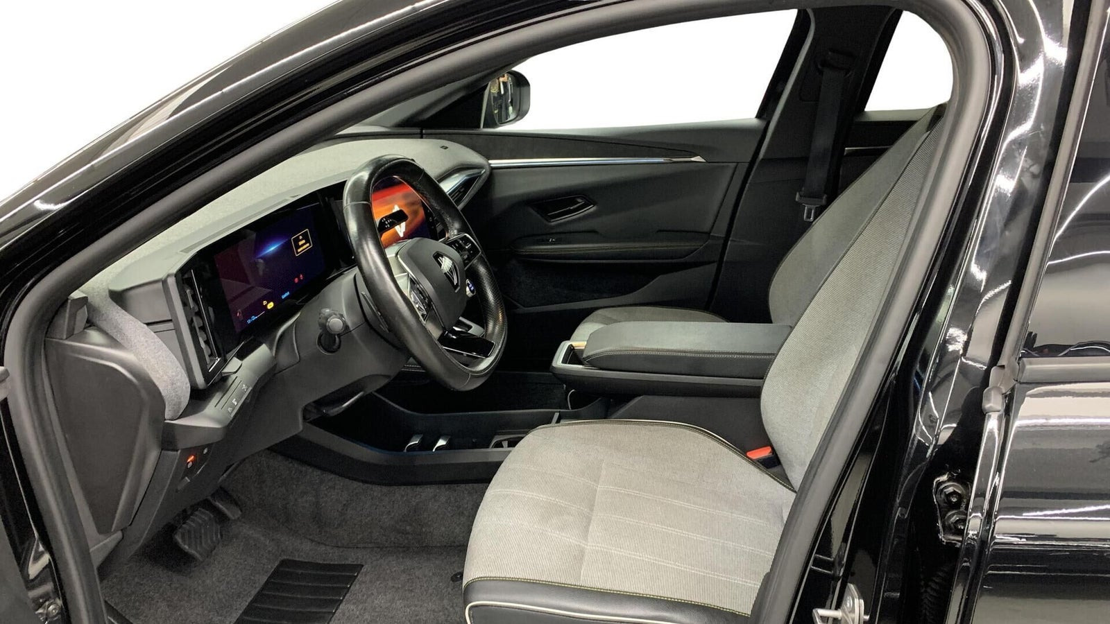 Sort Renault Megane E-Tech fra 2023